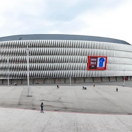 Con Vistas Al Estadio San Mames 빌바오